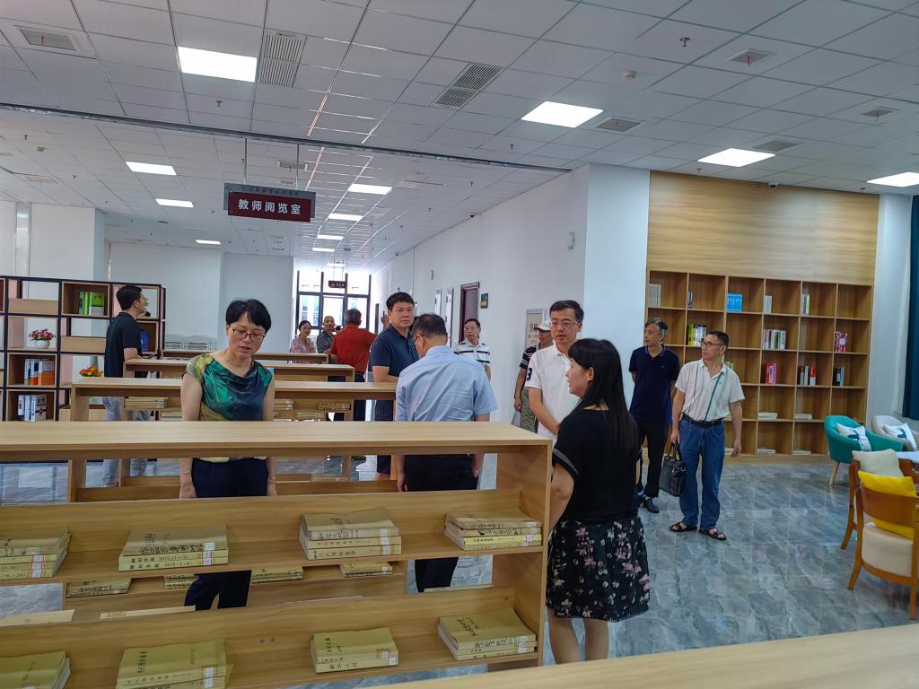 馆际交流同学习沟通互鉴促发展——全省高校图书馆馆长到宜春职业技术学院图书馆参观调研