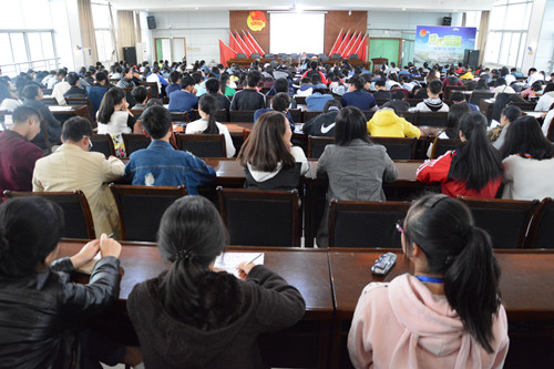 宜春市“五老”关爱报告团走进校团委“成长面对面”活(1).JPG