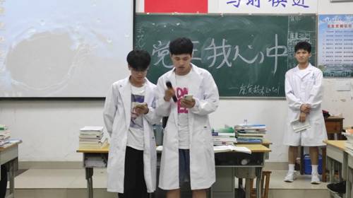 http://www.ycvc.jx.cn/__local/1/90/1B/FB10674D4D6504003940AD45442_E0180231_11552.jpg