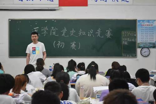 http://www.ycvc.jx.cn/__local/6/2F/DA/51F8155C872CDA5F8E42E3124A1_8EB9D7C7_22386.jpg