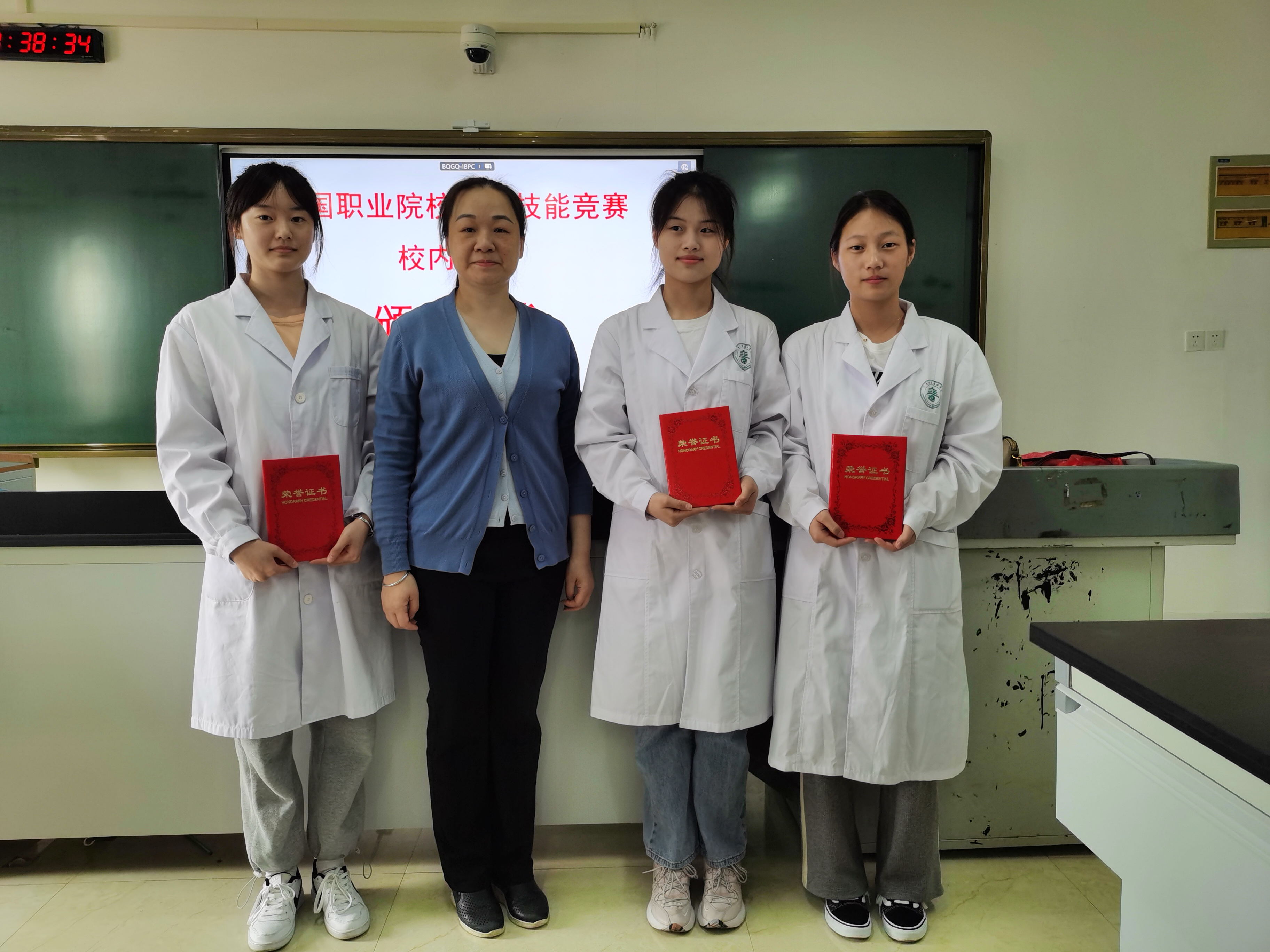 三比三争”践行动 “医”路出彩 技能成才——医学院开展全国职业院校检验技能竞赛暨校内-宜春职业技术学院